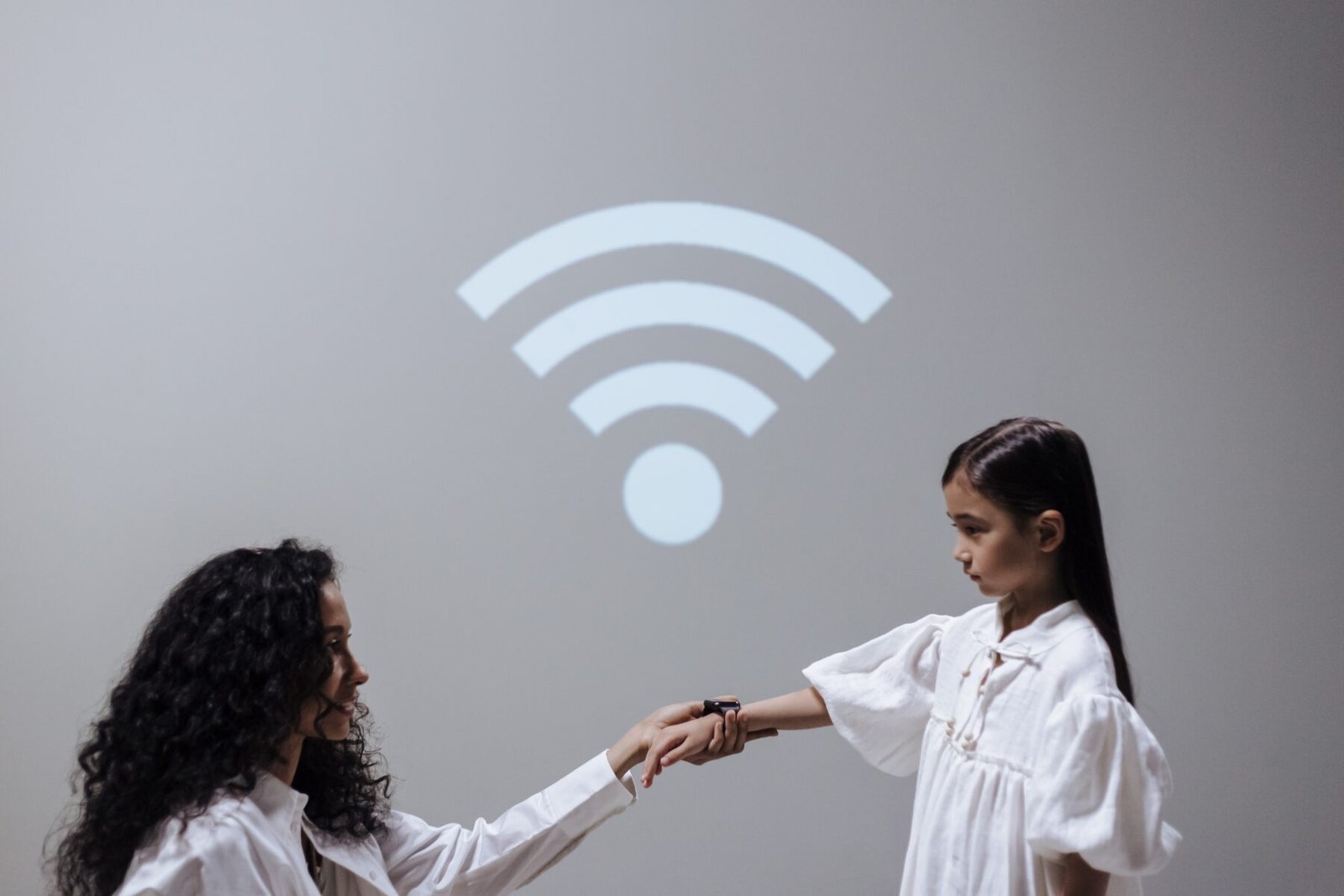 How does Wi-Fi function? A comprehensive guide.