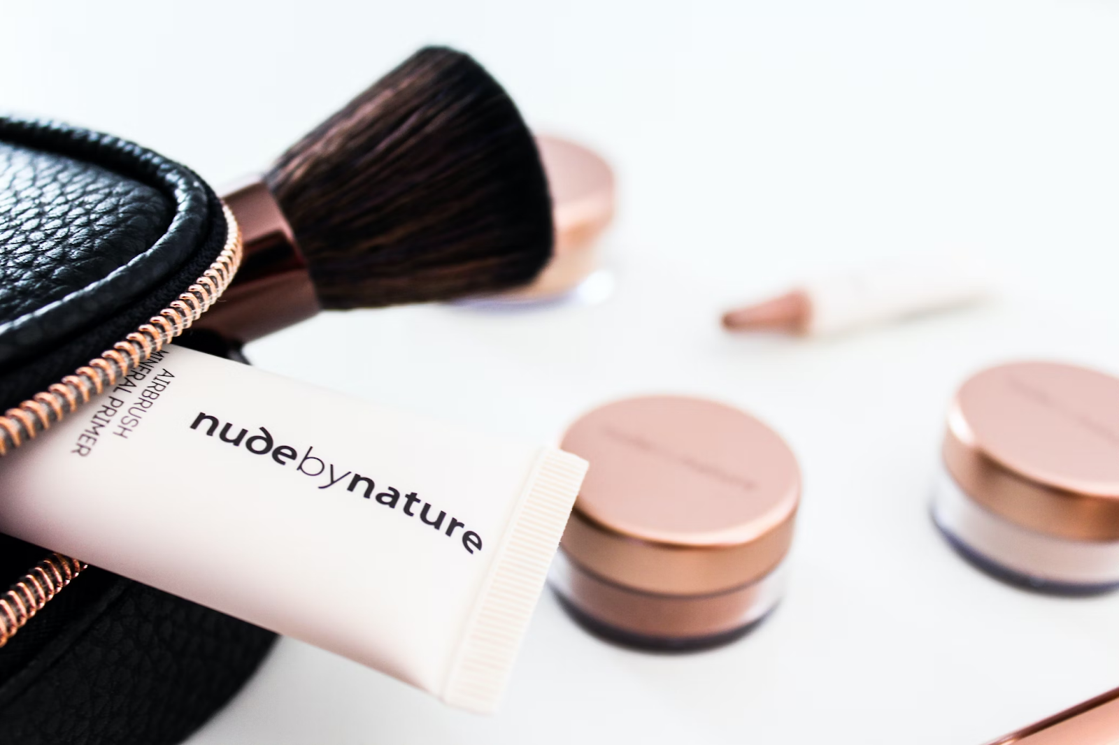 Embracing Simplicity: Trends in Minimalist and Clean Packaging Design for Custom Makeup Packaging