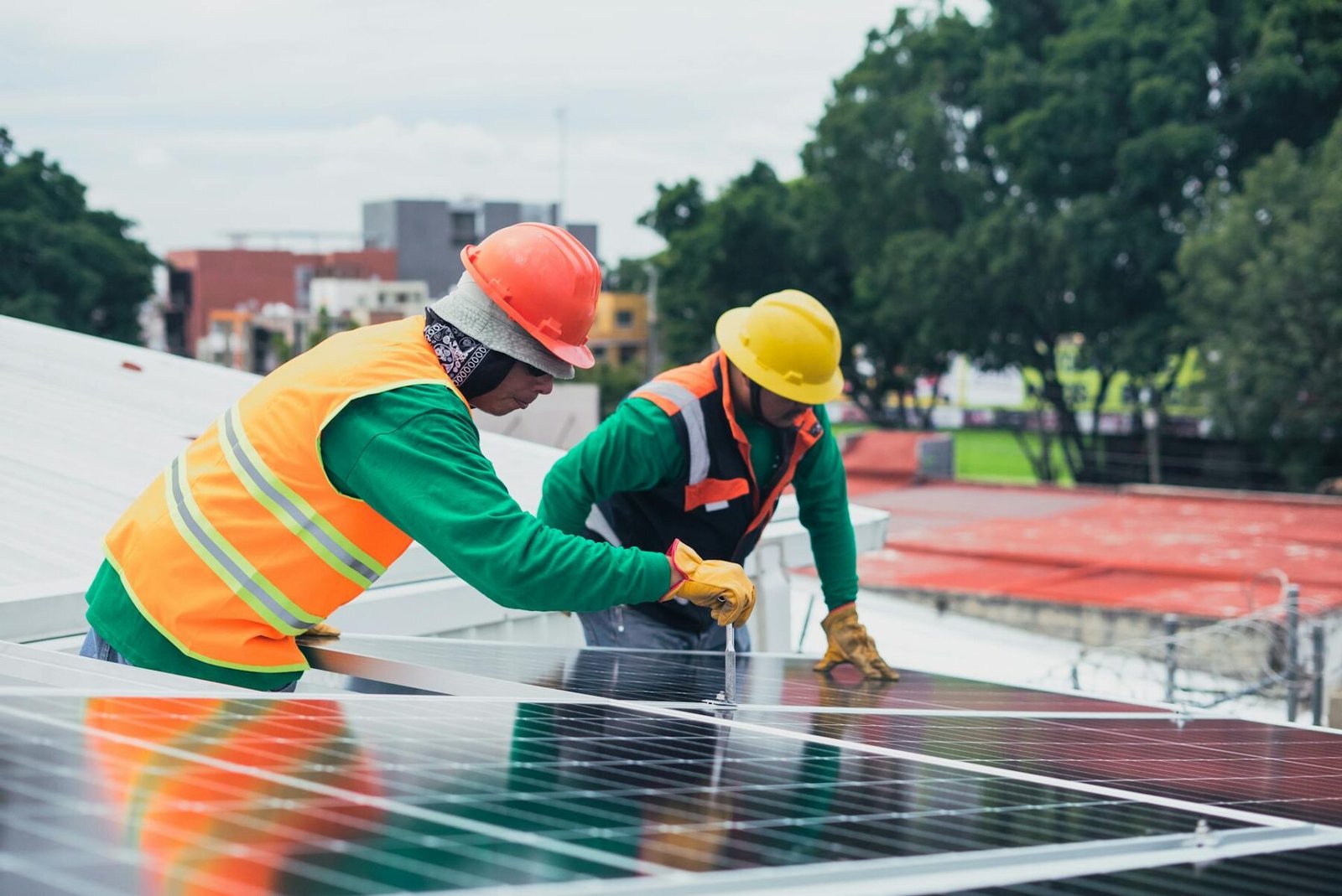 How Many Solar Panels Do I Need in an Emergency?