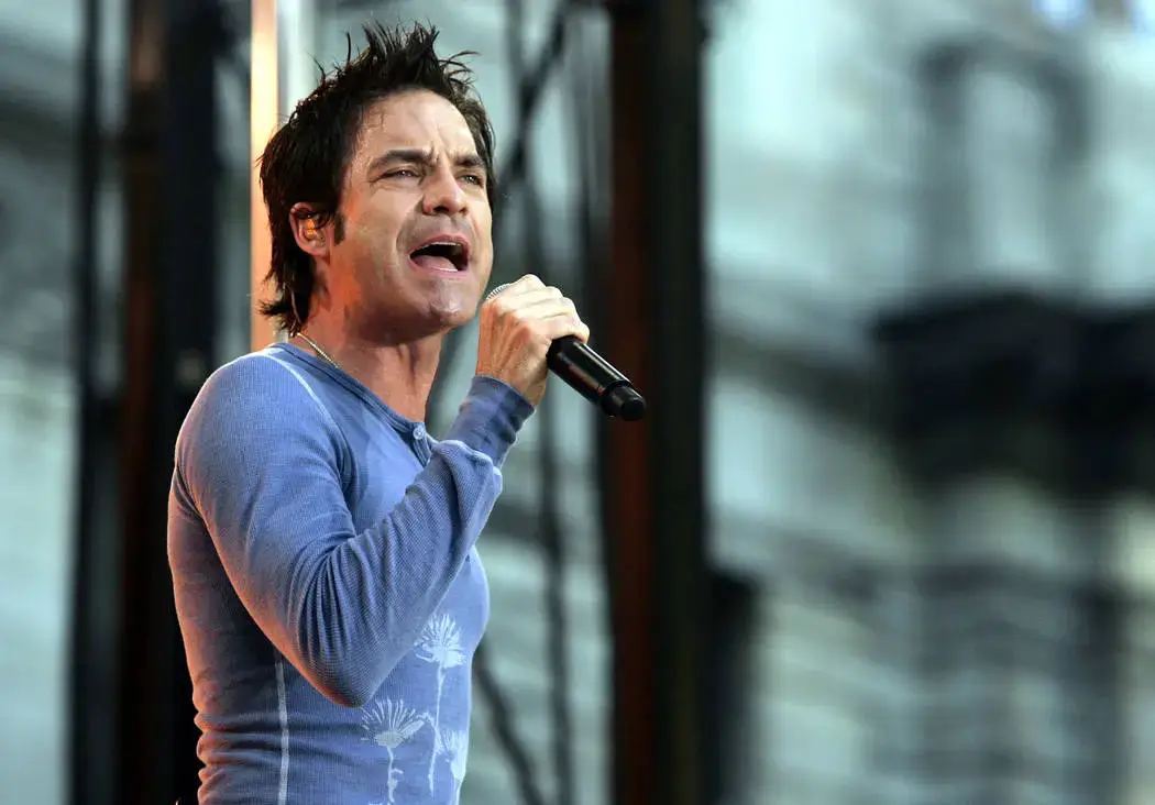 Pat Monahan – The Powerful Voice Behind Train’s Timeless Hits and a Journey of Passion, Fame, and Resilience